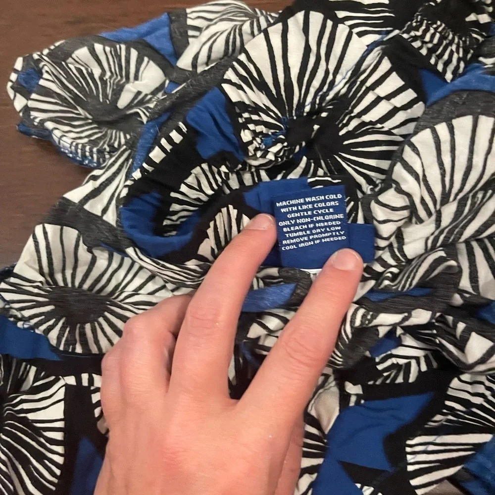 guc marimekko for target collab Blue White black Patterned Shorts medium